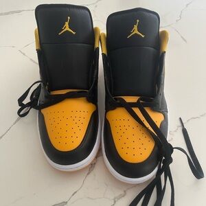 Air Jordan 1 Low 'Yellow Ochre'
Air Jordan / 
Sneakers / 
Air Jordan 1